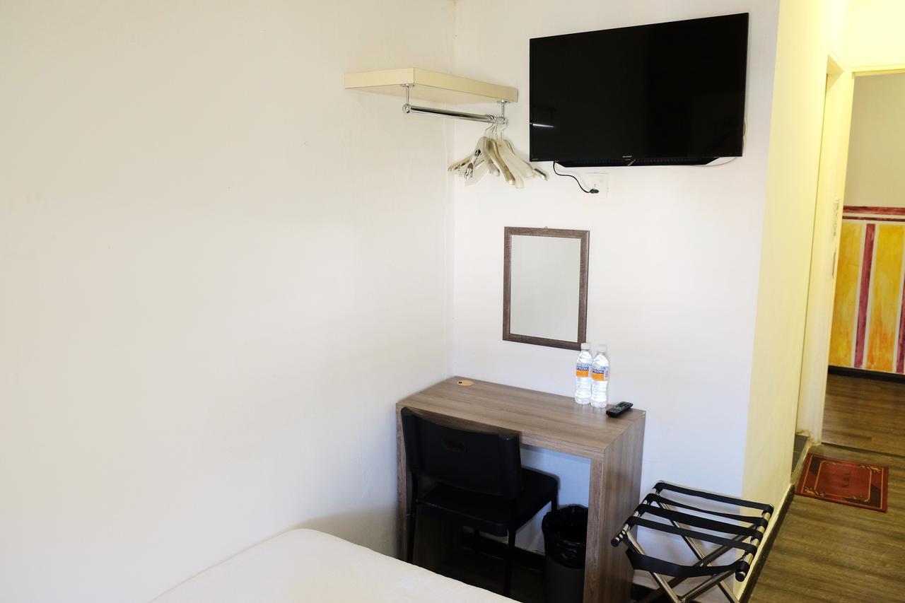 Natol Homestay - London Kuching Exterior foto